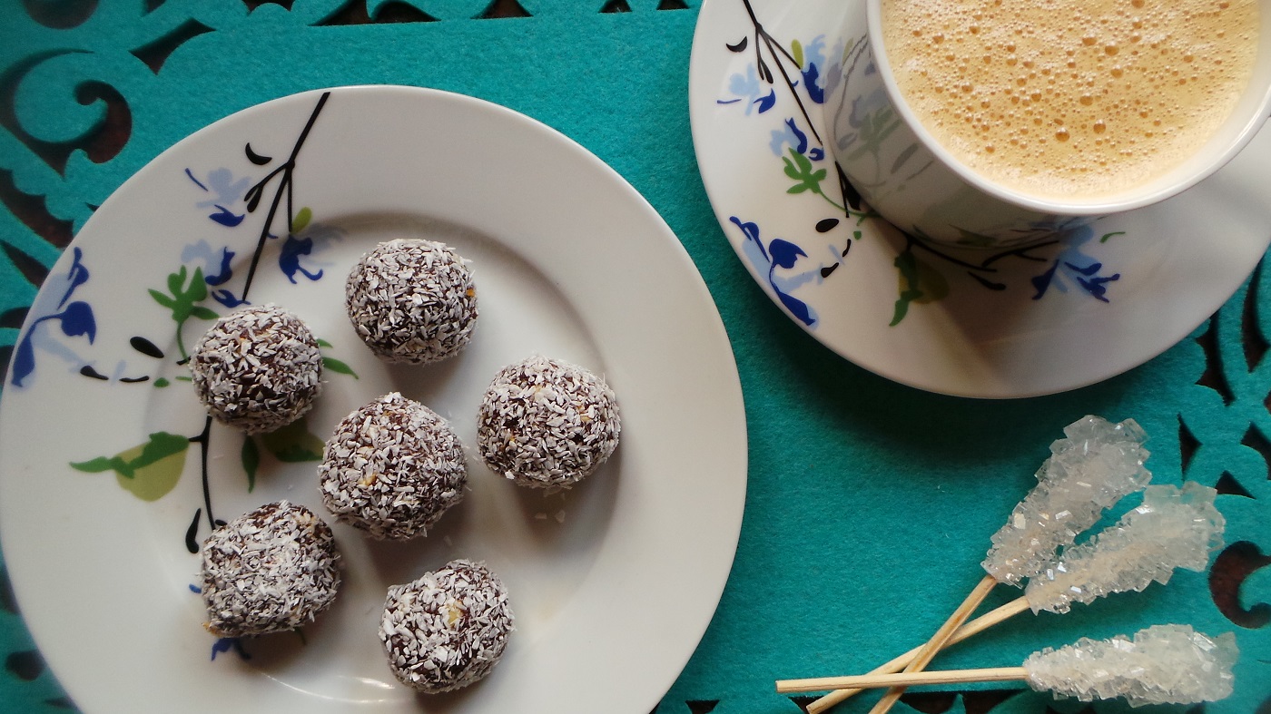 Chocolate Truffle Balls (Caught in a Snowstorm!)